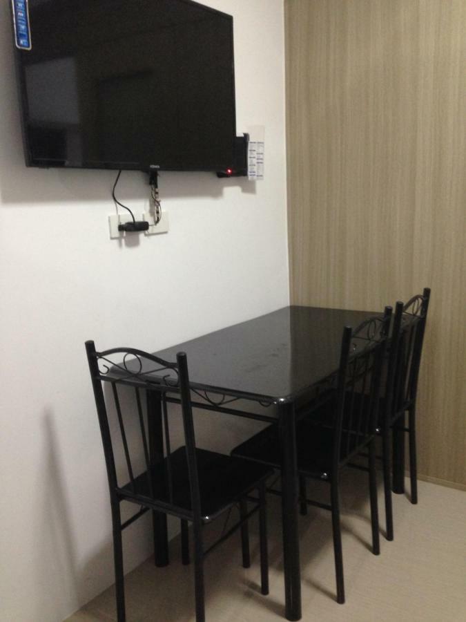 Shore Residences Moa Manila Esterno foto
