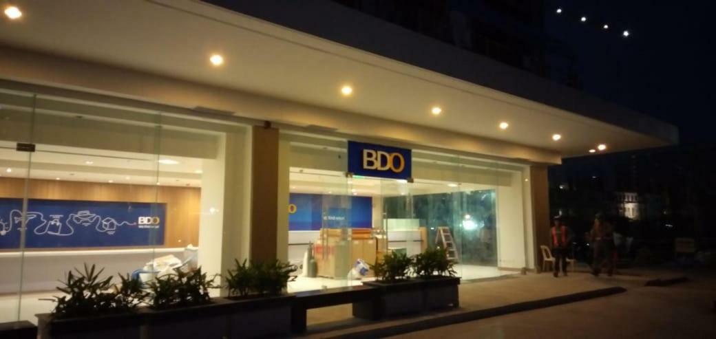 Shore Residences Moa Manila Esterno foto